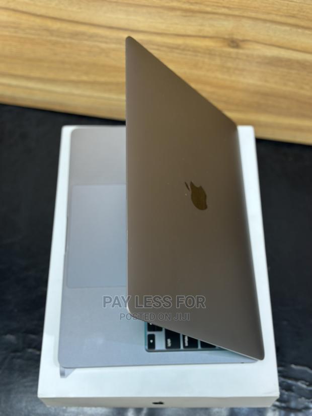 Laptop Apple MacBook Pro 8GB Apple M2 SSD 256GB · Photo 6