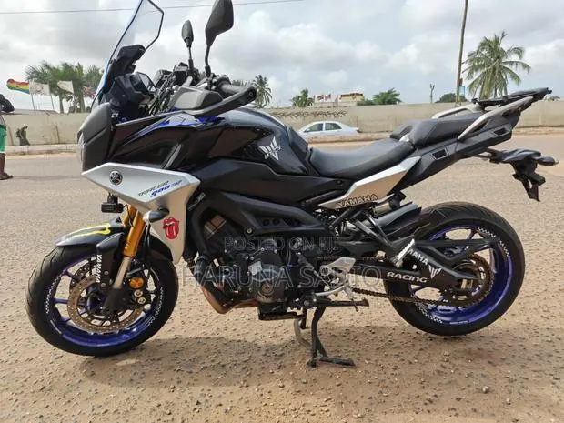 Yamaha 2023 Black · Photo 1
