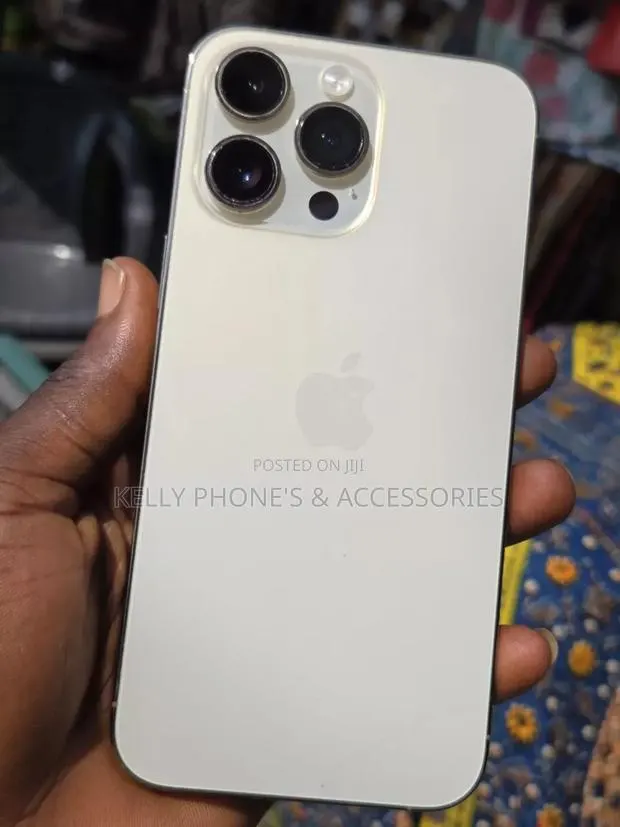 Apple iPhone 13 Pro Max 256 GB Gold · Photo 1