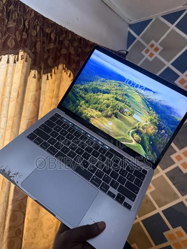 Laptop Apple MacBook Pro 2020 16GB Intel Core i5 SSD 512GB · Photo 1