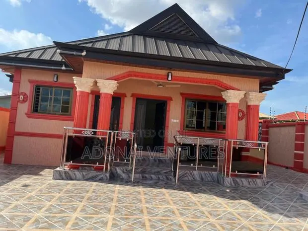4bdrm House in Atonsu Aputuogya, Kumasi Metropolitan for sale · Photo 1