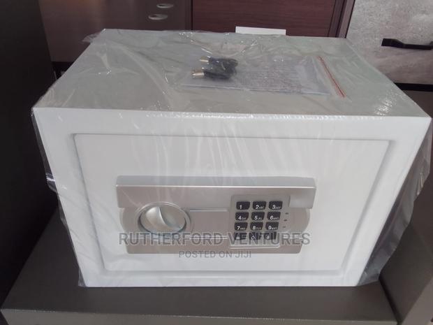 Money Safe · Photo 1