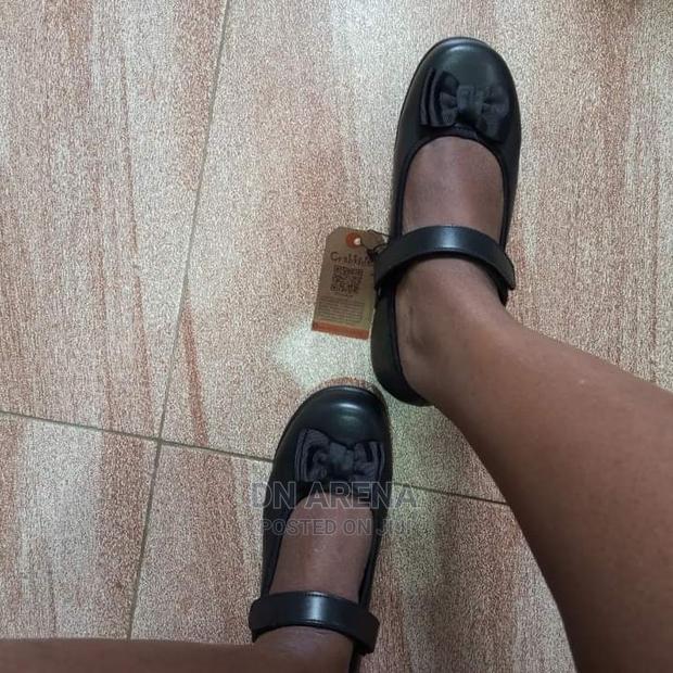 Girls Black Shoes · Photo 4