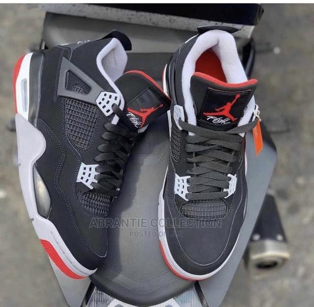 Jordan 4 Bred · Photo 1
