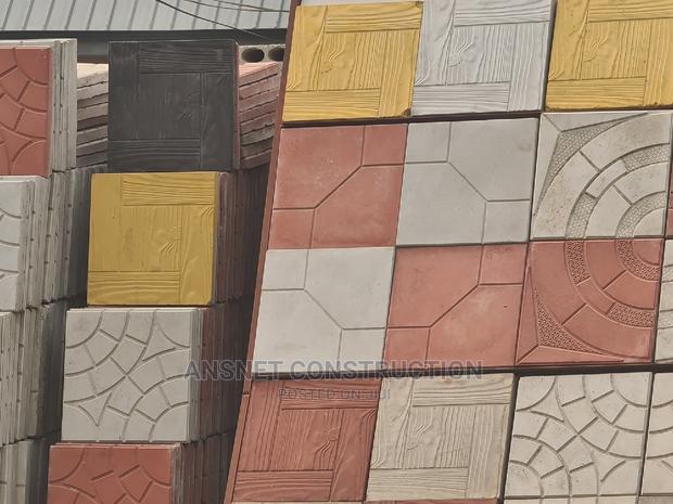 Compound Tiles · Photo 1