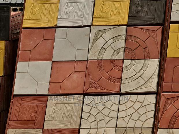 Floor Tiles / Pavement Tiles