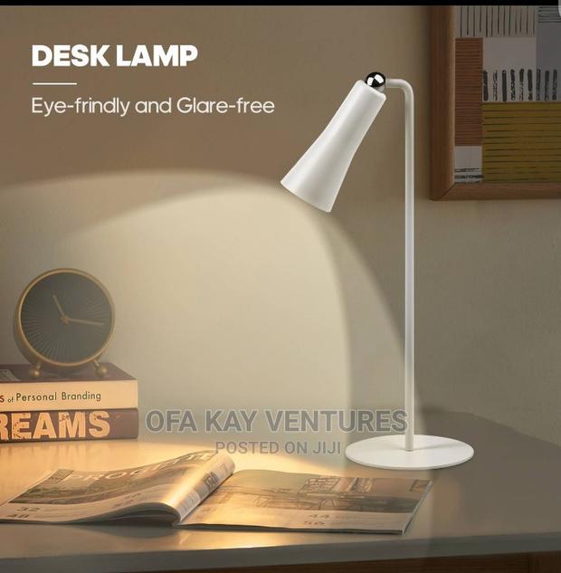 LED 3 in 1 Table Lamp · Photo 3