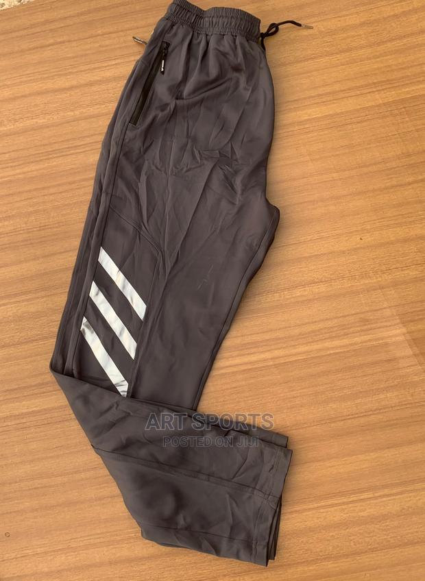 Adidas Joggers · Photo 2