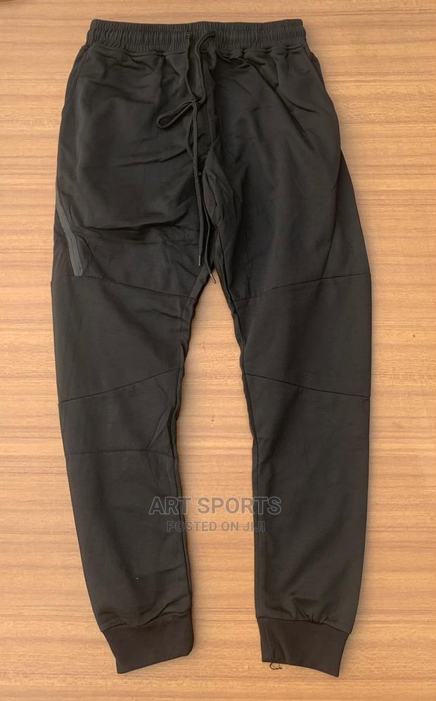 Adidas Joggers · Photo 2