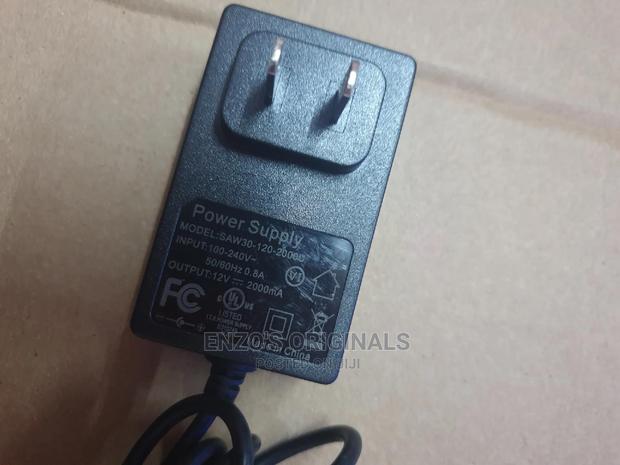 12V 2A Power Adapter or Charger for Digital Devices · Photo 3