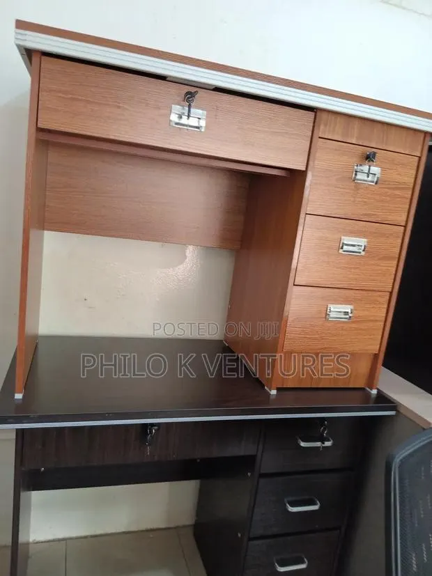 Brown Office Workspace · Photo 1
