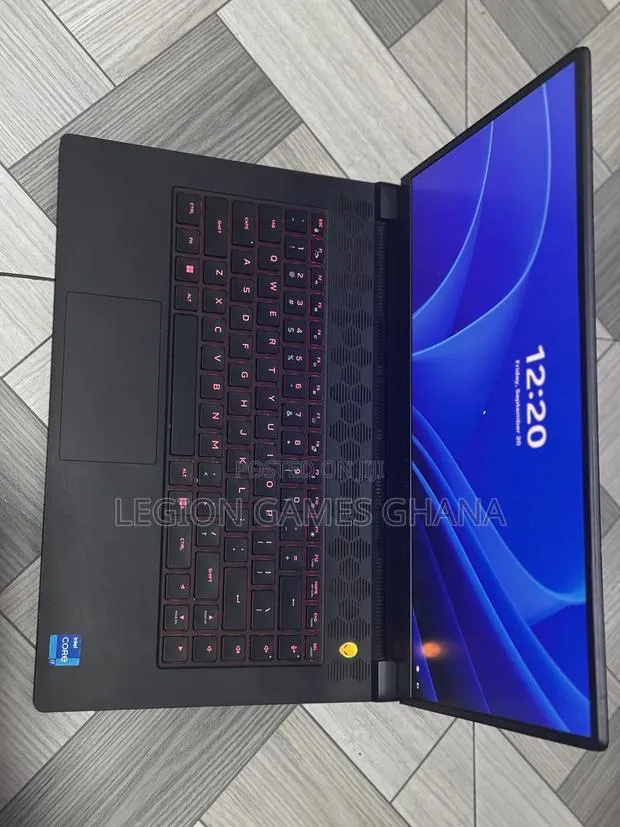 Laptop Alienware M17x R2 16GB Intel Core I7 SSD 1T · Photo 1
