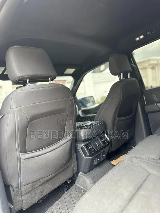 Ford F-150 XLT 2023 Silver · Photo 1