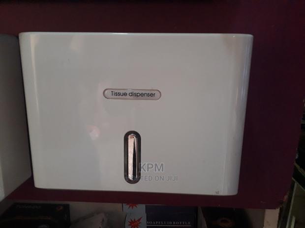 Rectangular Tissue Dispenser · Photo 4