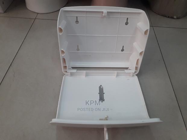 Rectangular Tissue Dispenser · Photo 7