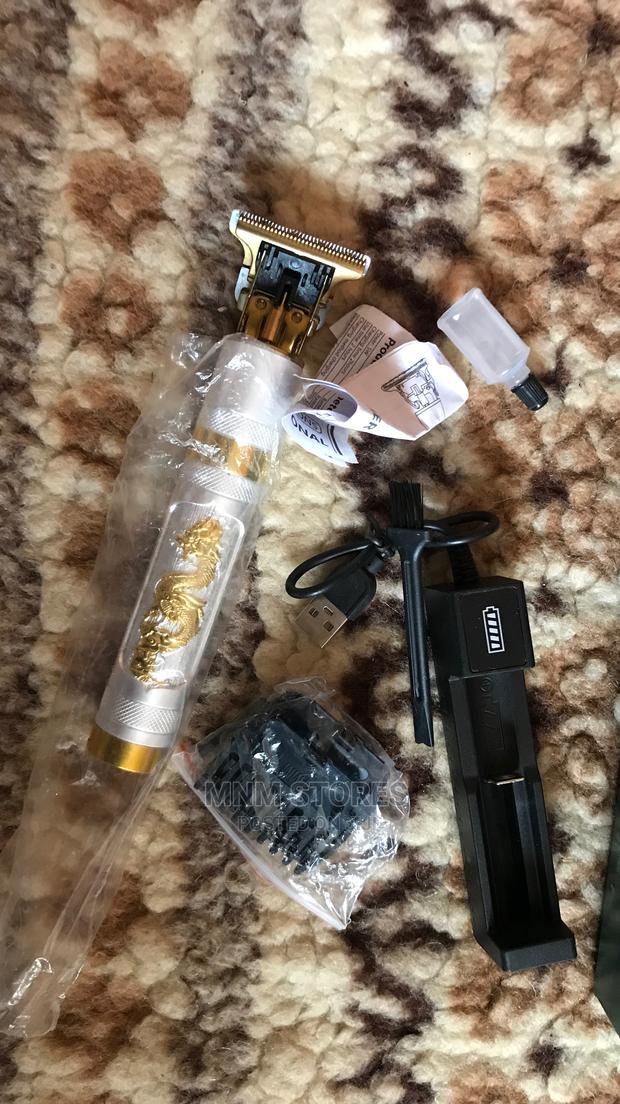 Rechargeable Hair Trimmer · Photo 2