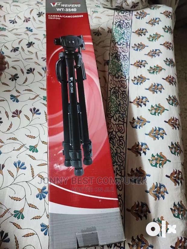 WF-3540 Phone and Camera Tripod · Photo 2