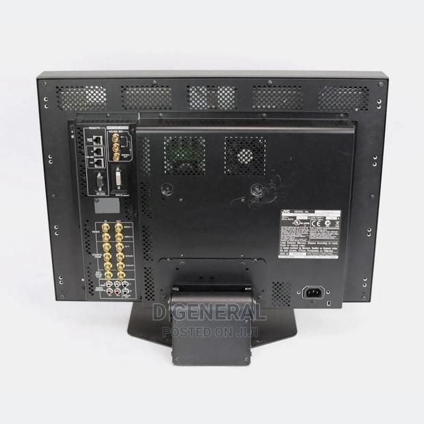 Professional Broadcast Studio Monitor · Photo 2