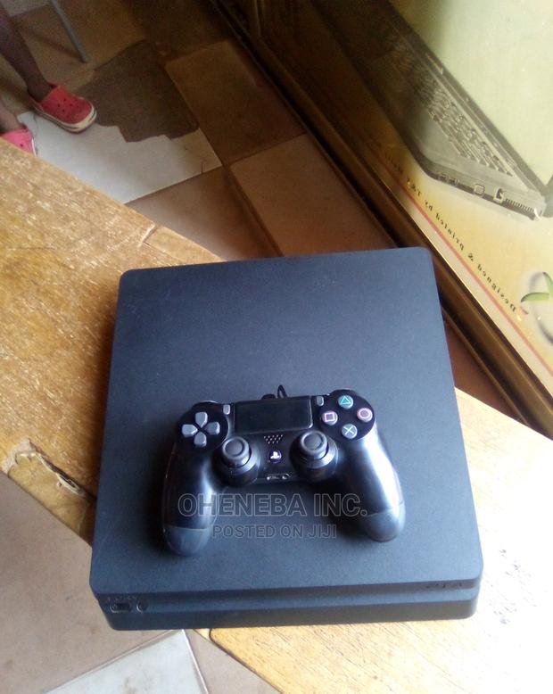 Ps4 Slim Jailbreak With FC27 + More Games +2 Controllers · Photo 6
