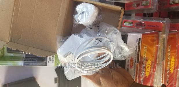 Original Macbook Pro Charger · Photo 2