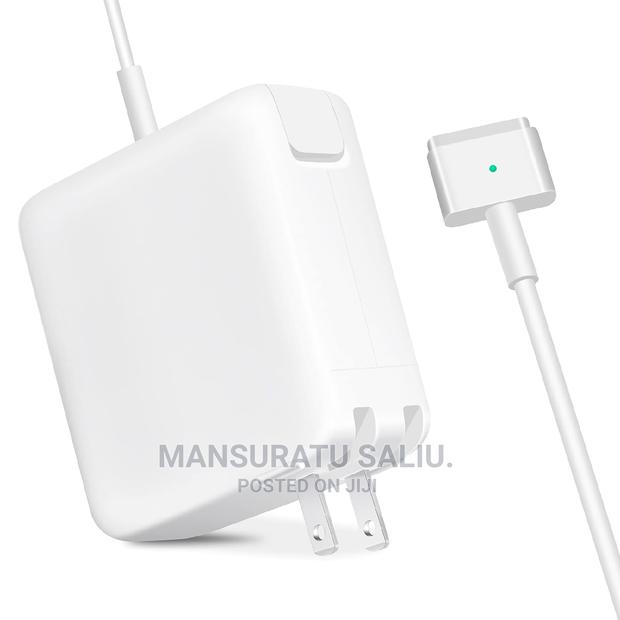 Original Macbook Pro Charger · Photo 4