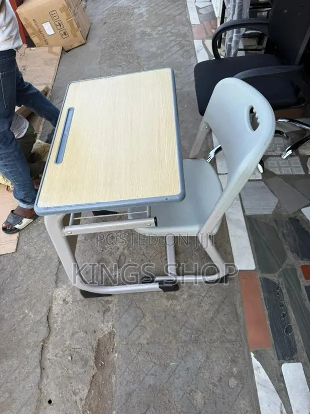 Students Desk and Chair · Photo 3