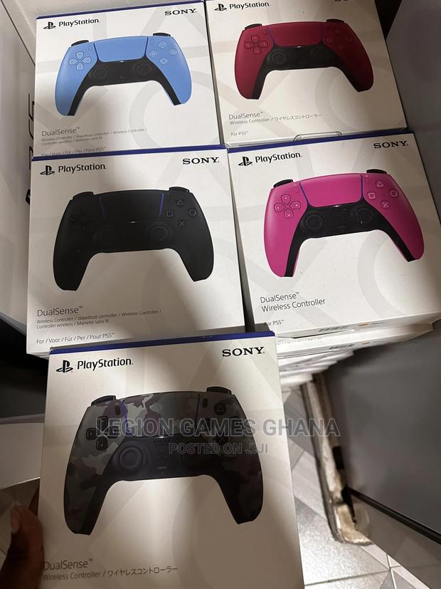 PS5 (Dualsense) Controllers · Photo 2