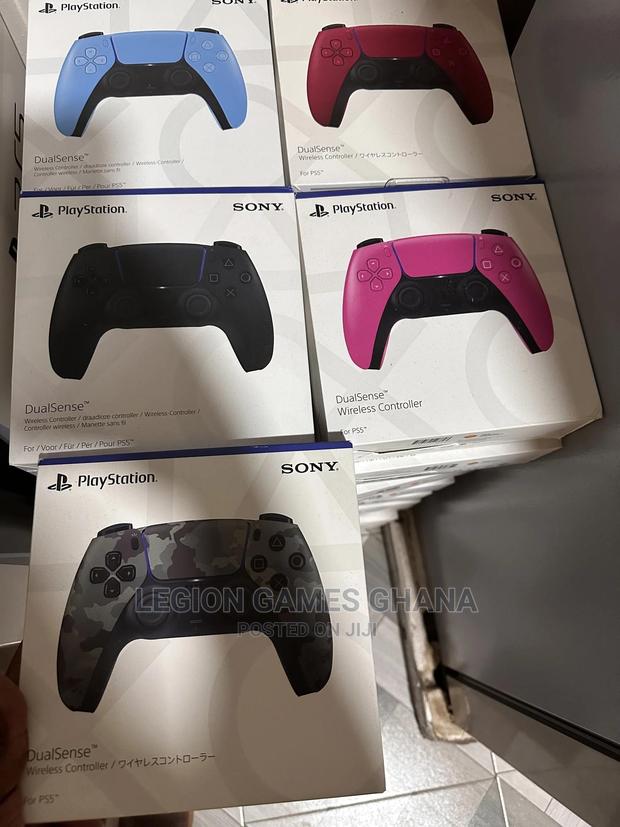 PS5 (Dualsense) Controllers · Photo 3