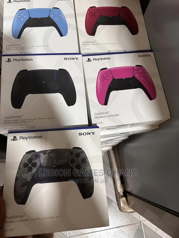 PS5 (Dualsense) Controllers · Photo 5