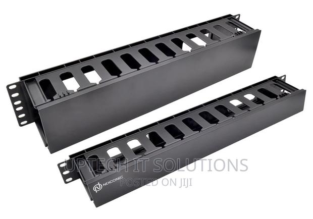 D Link 19'' 1U Metal Cable Manager With Cover · Photo 1
