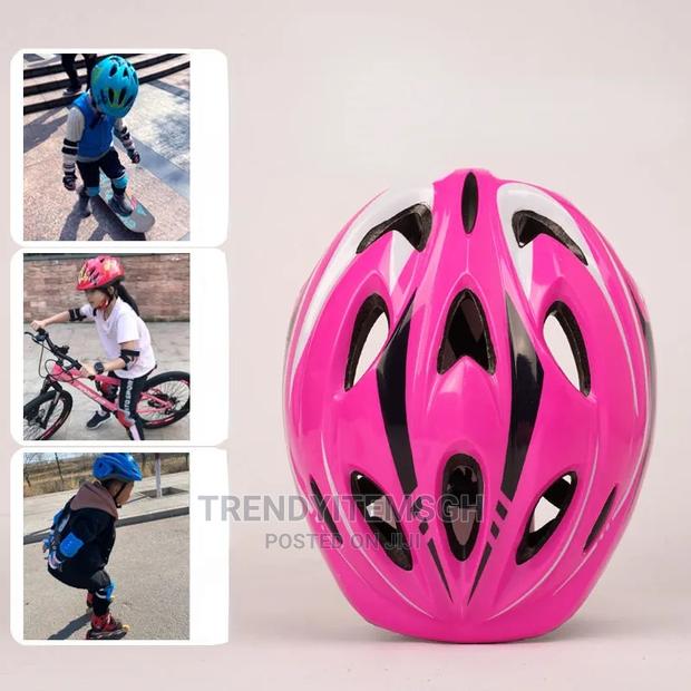 Kids Helmet + Knee and Elbow Protective Pad · Photo 2