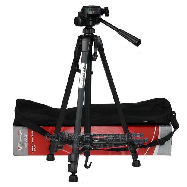 WT - 3520 Tripod Stand.