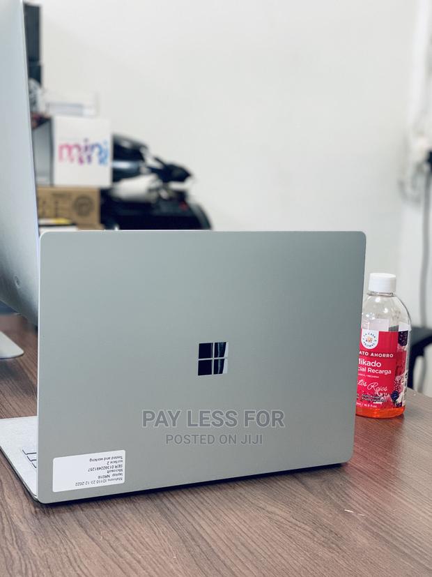 Laptop Microsoft Surface Laptop 2 8GB Intel Core i5 SSD 256GB · Photo 4