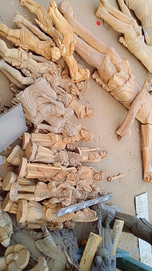 Birth Of Jesus Wood Sculpture · Photo 6