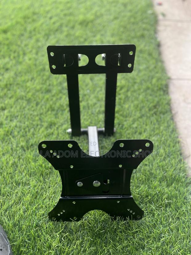 Adjustable Corner Wall Mount · Photo 1