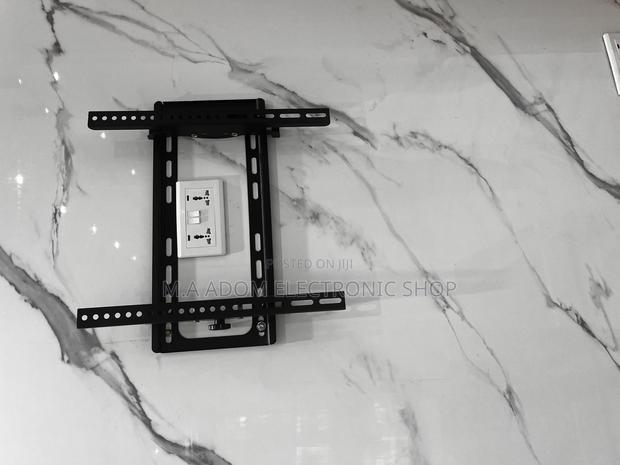 Tilt Your Tv Up Down With This Mount 32 -65inchs · Photo 1