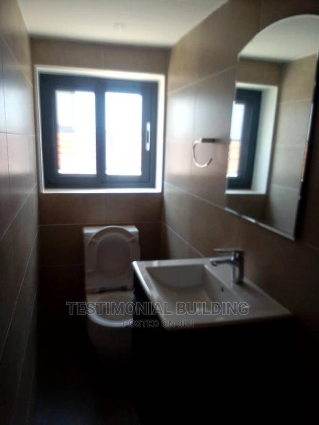 4bdrm House in Testimonial Building, Lake Side Estate for Sale · Photo 4