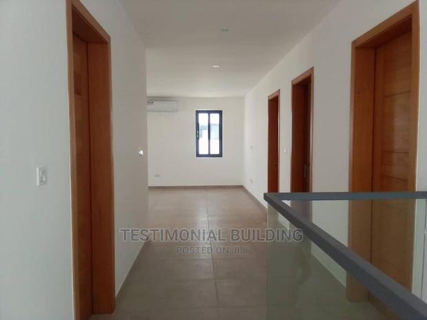 4bdrm House in Testimonial Building, Lake Side Estate for Sale · Photo 8