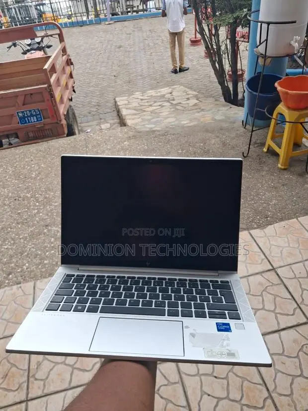 Laptop HP EliteBook 830 G8 8GB Intel Core i5 SSD 256GB · Photo 1