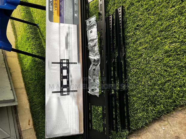Fixed Wall Mount 31inches to 110 Inches · Photo 1