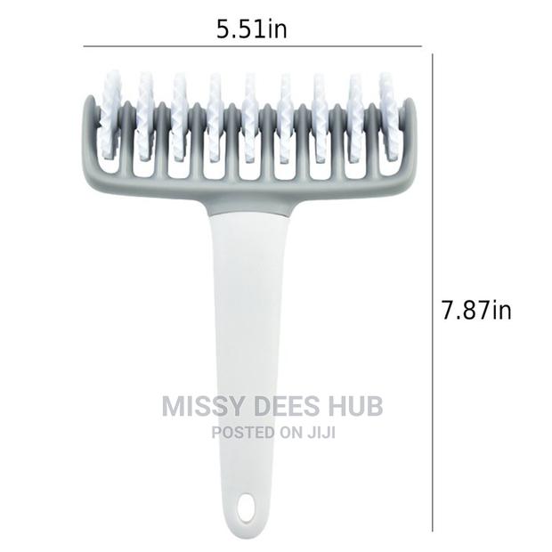 Plastic Dough Cutter · Photo 3