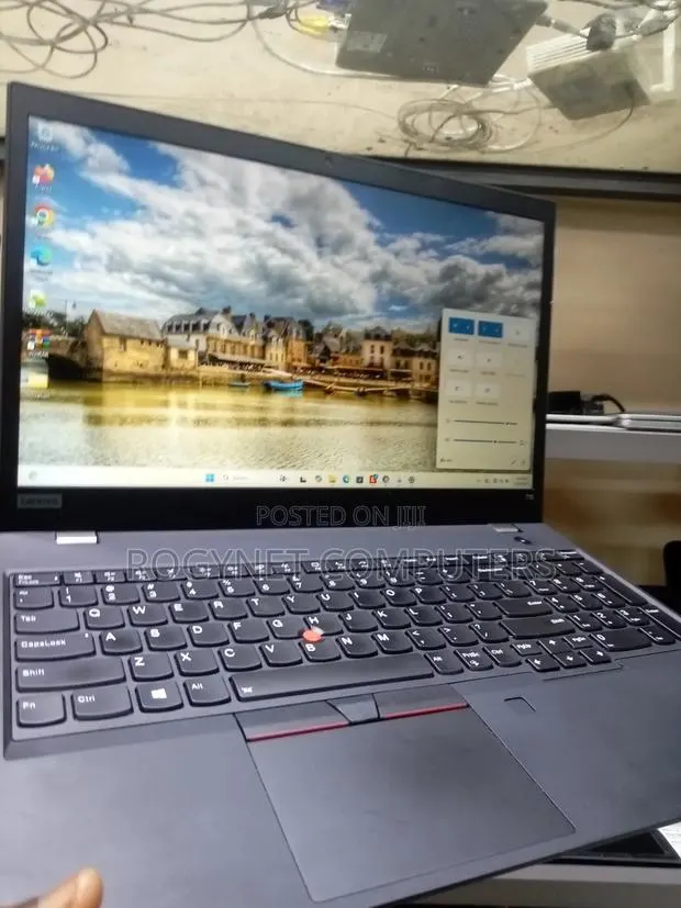 Laptop Lenovo ThinkPad T15 Gen1 16GB Intel Core i7 SSD 256GB · Photo 1