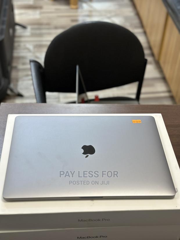Laptop Apple MacBook Pro 2017 16GB Intel Core I7 SSD 1T · Photo 2