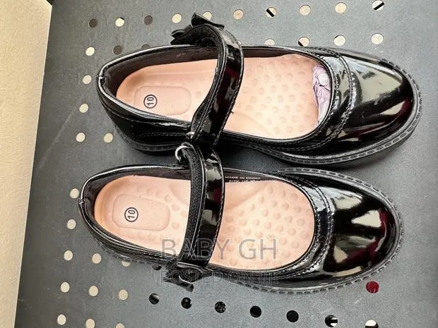 Black Girls School Shoes · Photo 3