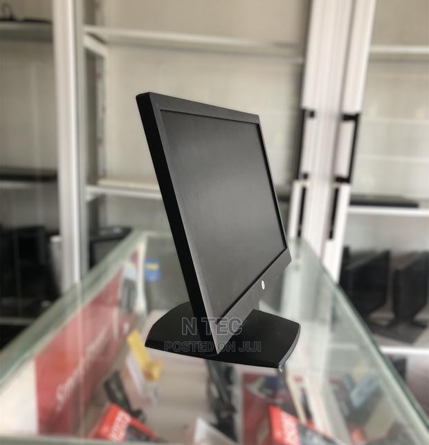 19 Inches Hp Monitor · Photo 2