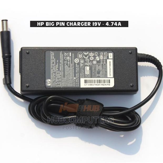 HP Big Pin Charger 19V - 4.74A · Photo 1