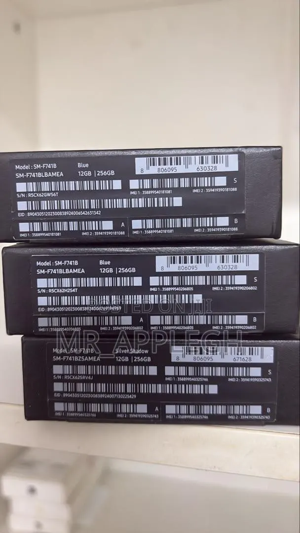New Samsung Galaxy Z Flip6 256 GB Blue · Photo 1