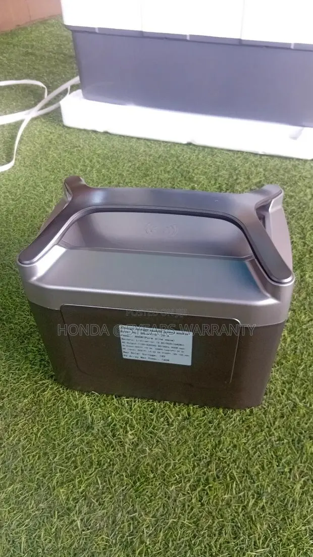 Compact Power Station Inverter With Fast Charging · Photo 1