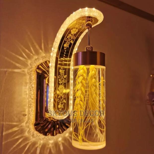 Wall Light · Photo 1