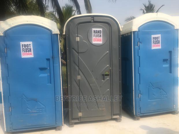 Flushable Portable Toilets For Rent · Photo 2